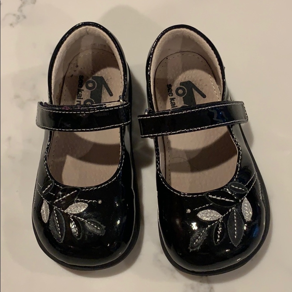 See kai run size 8 dress shoes